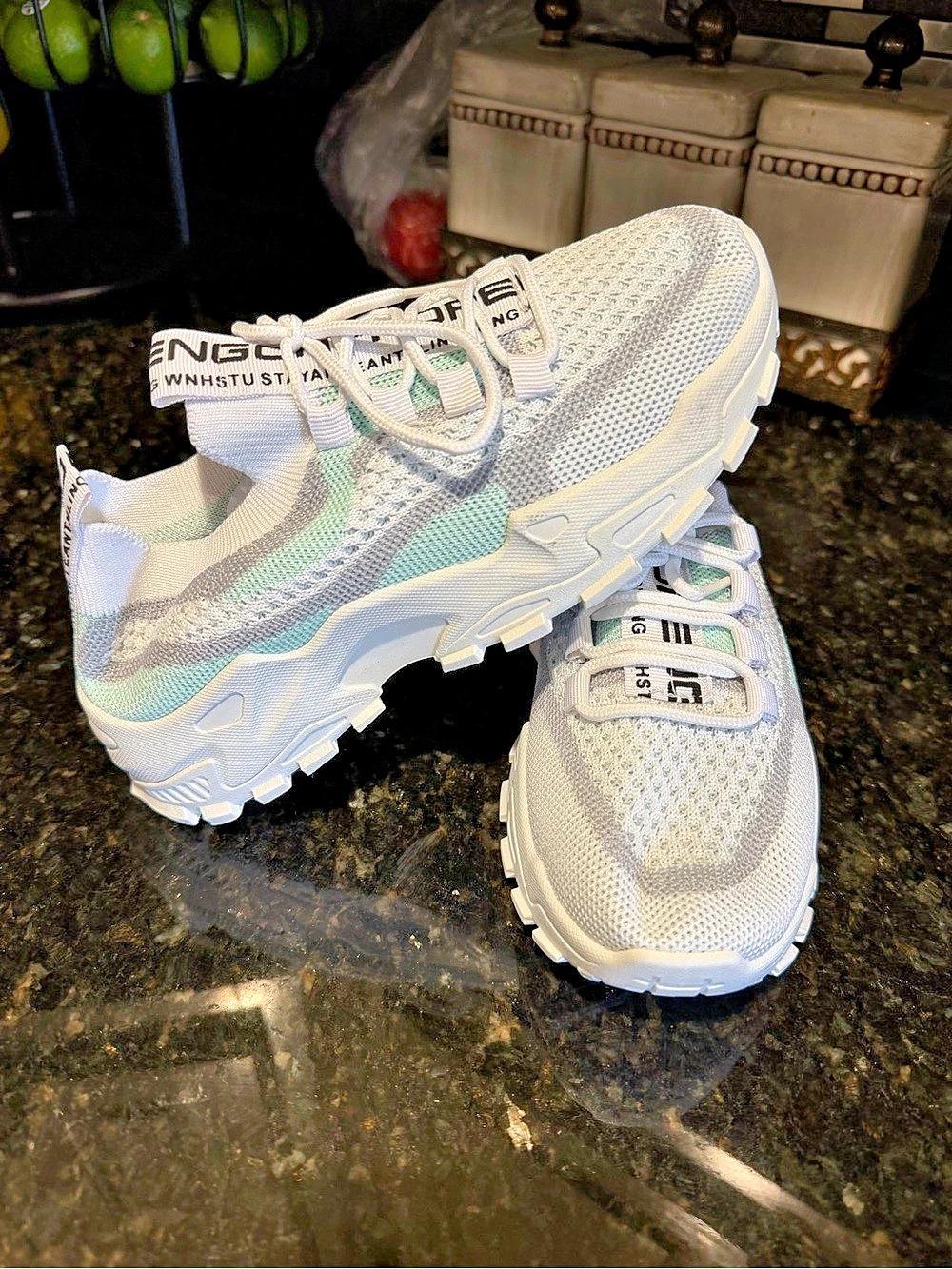 Renoscarpe Women's White & Blue Sneakers Like New size 6.5